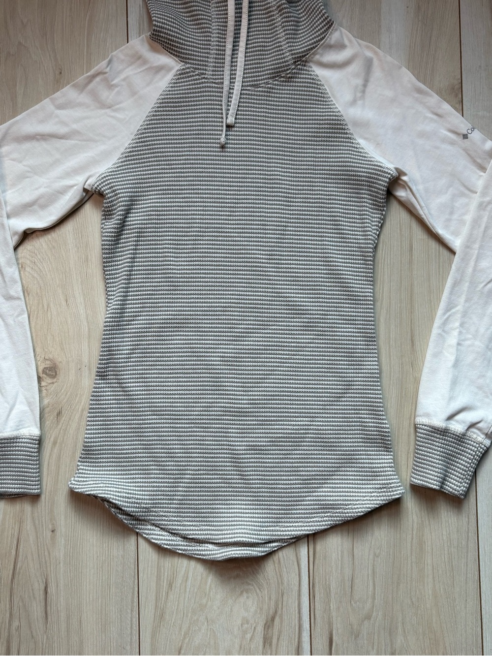Columbia Women’s Waffle Knit Hoodie Small Oatmeal Cream Thermal Cowl Neck - Picture 4 of 10